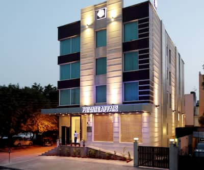 https://imgcld.yatra.com/ytimages/image/upload/t_hotel_yatra_city_desktop/v1405600852/Domestic Hotels/Hotels_New Delhi/Hotel Private Affair/Overview.jpg